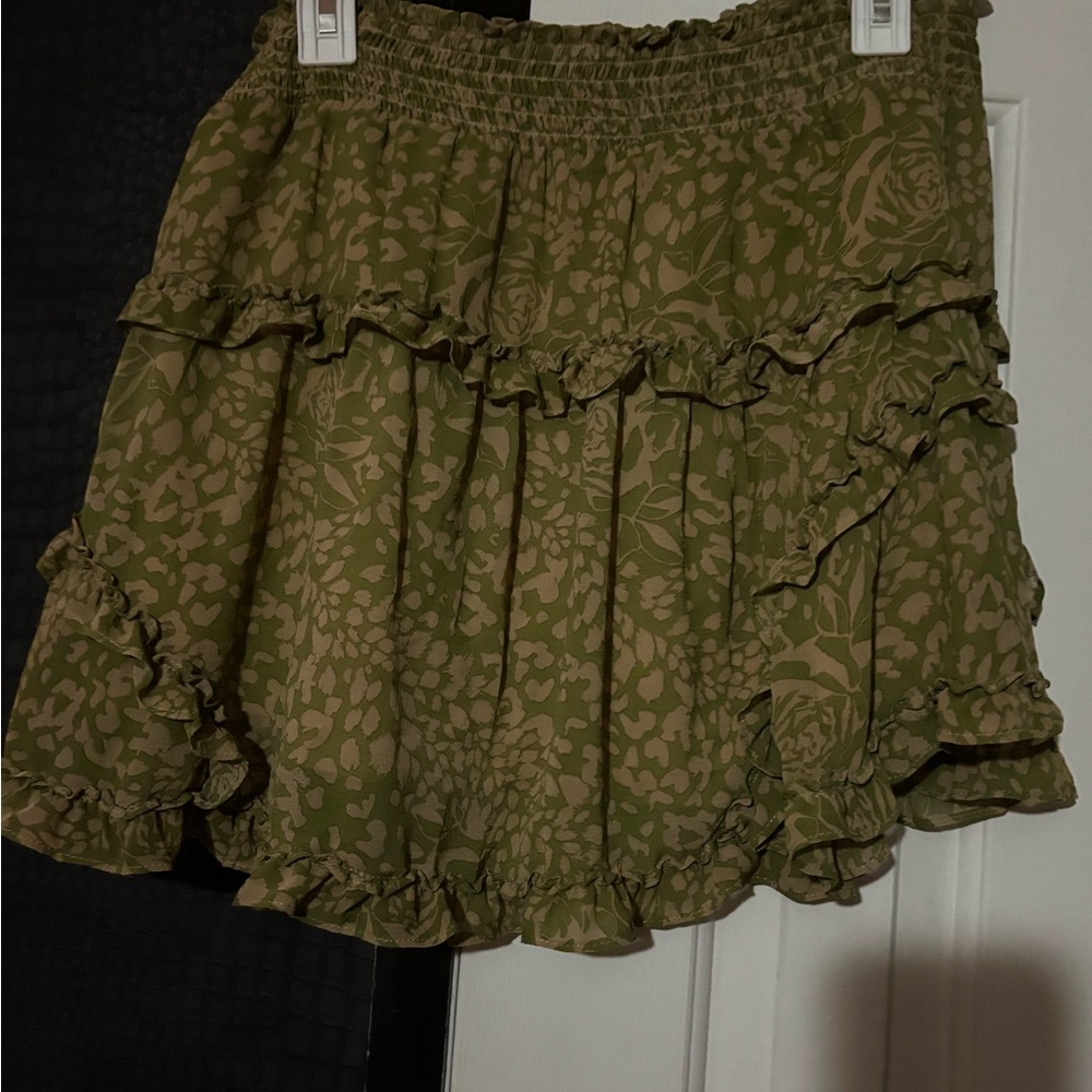 ✨Urban Outfitters✨ Ruffle Mini Skirt - Picture 3 of 4
